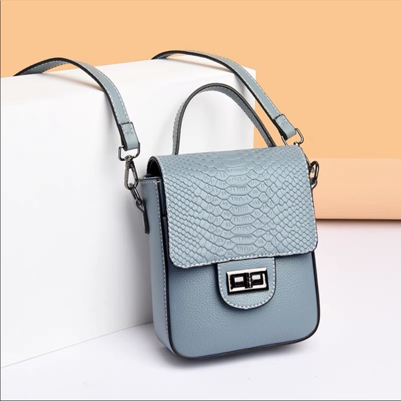 Bali Daisha Handbags - Mini crossbody/ cell phone bag